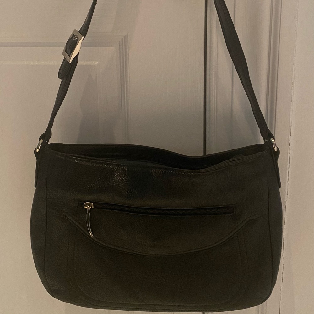 Stone & Co Black leather shoulder women’s bag with silver hardware